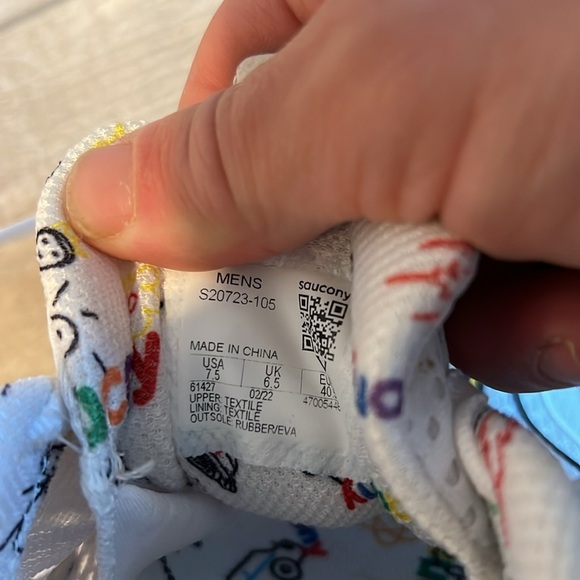 Saucony running shoes - Picture 6 of 8